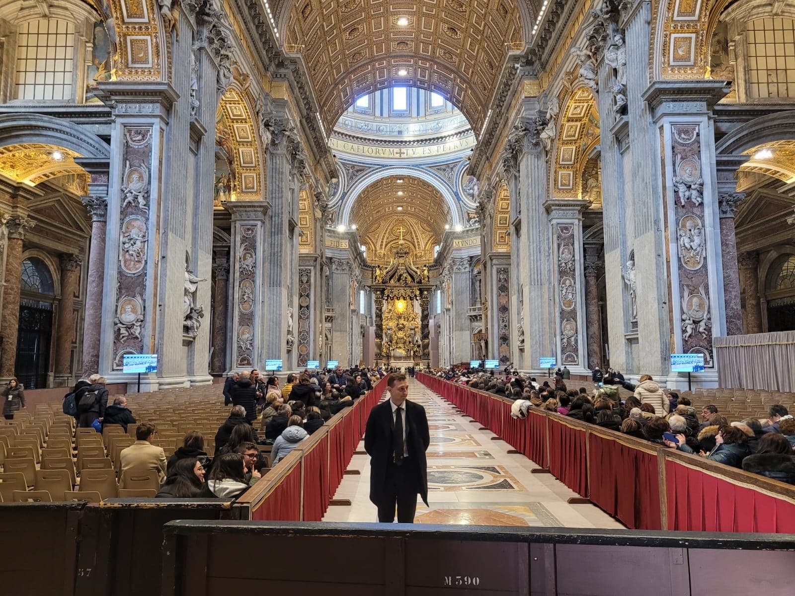 Vista Frontale Installazione Monitor Apertura Porta Santa Vaticano